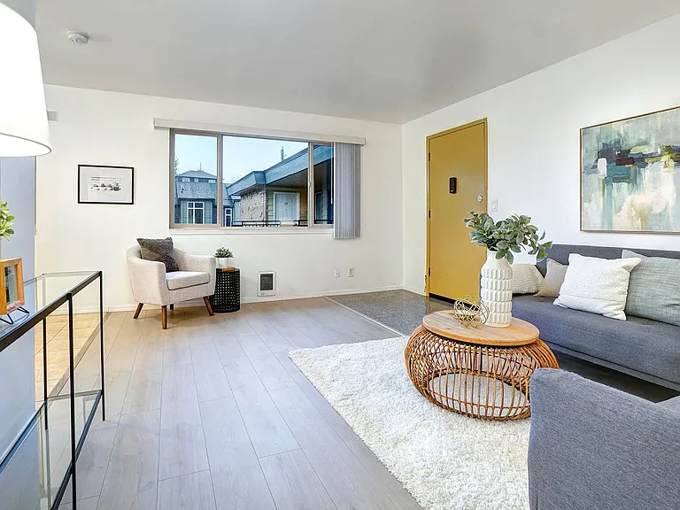 3921 15th Ave S #8 — Photo 5