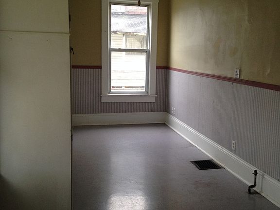 5th image of 462 Pearl Ave