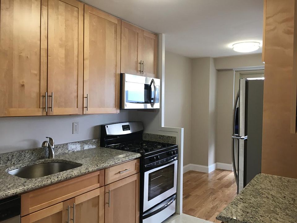 1st image of 100 Riverdale Ave