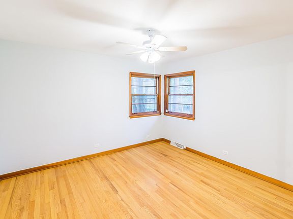 4th image of 22W201 Temple Dr