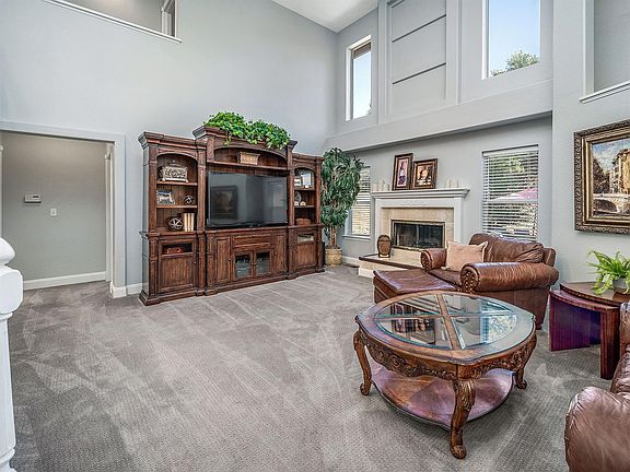 3rd image of 2512 Kennedy Pl