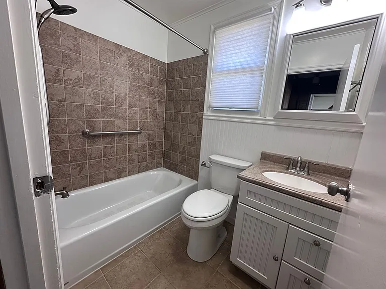 122 E Roosevelt Ave — Photo 21