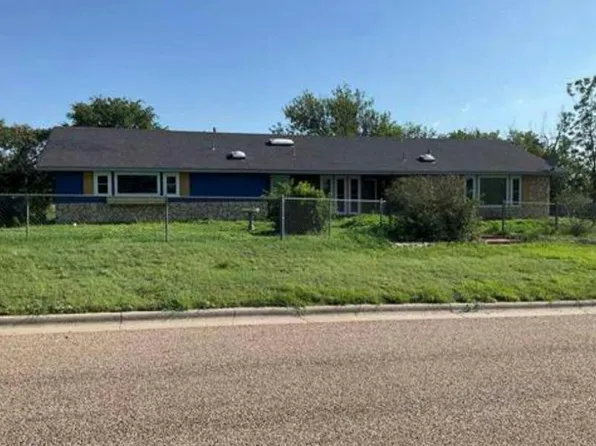 1010 W 8th St, Clarendon, TX 79226