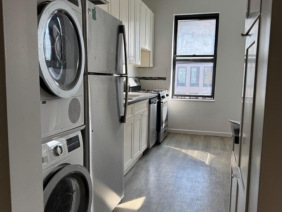1st image of 2138 31st St APT 6B