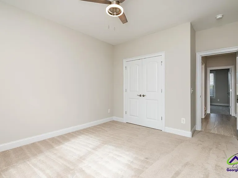 101 Georgia Dean St — Photo 37