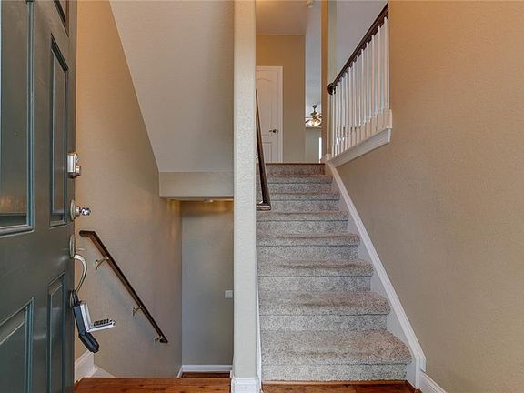5th image of 4448 Barkingdale Dr