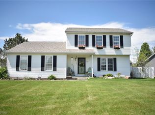 10530 Carrie Dr, New Middletown, OH 44442
