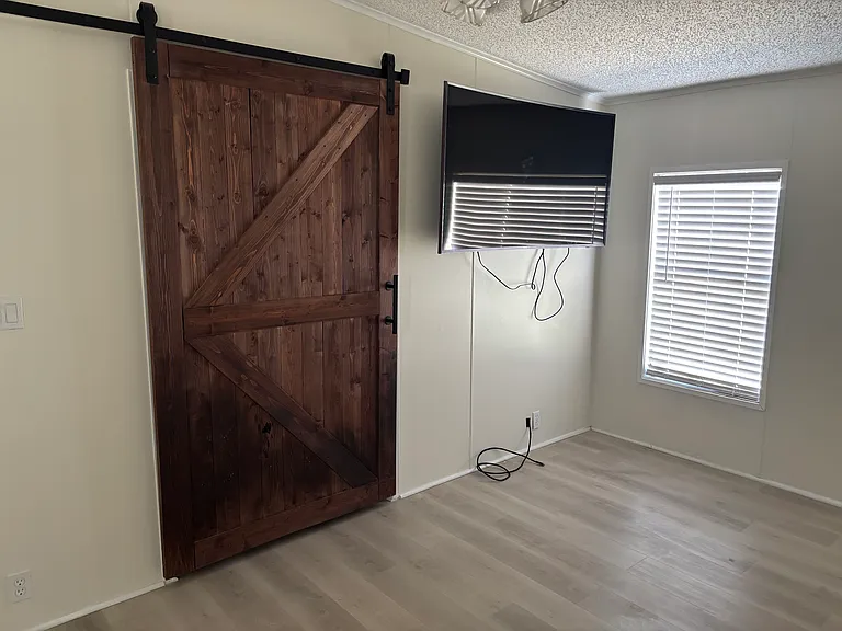 1249 La Paloma Dr — Photo 8
