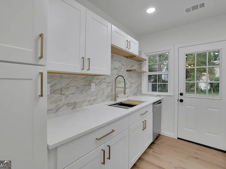 808 S Park Dr SE — Photo 9