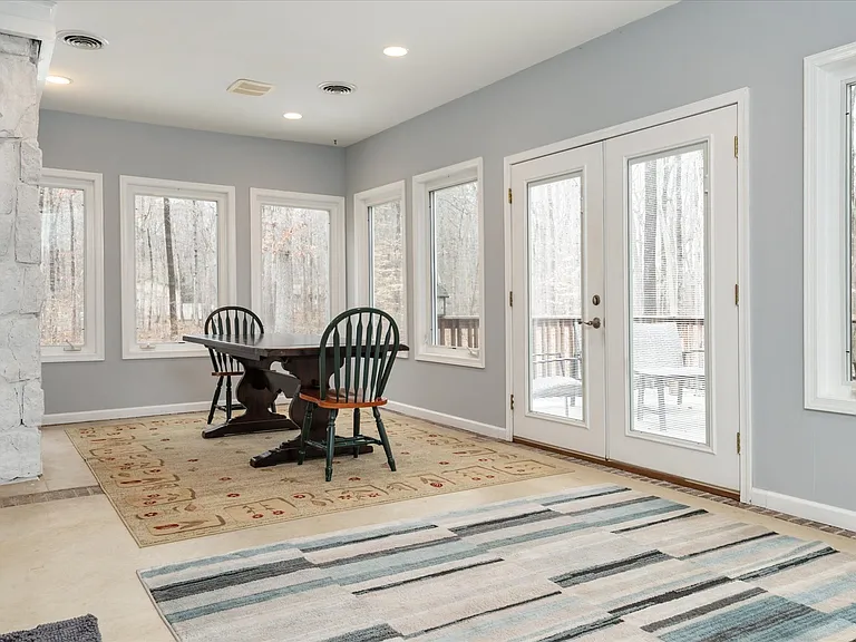 8953 Treesdale Dr — Photo 15