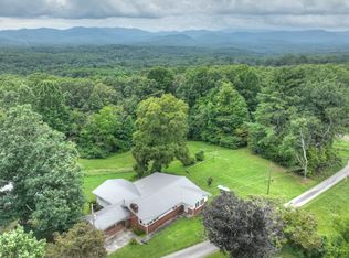 215 Ross Rd, Blue Ridge, GA 30513