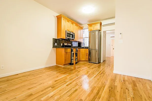 Rented by EXR | media 22