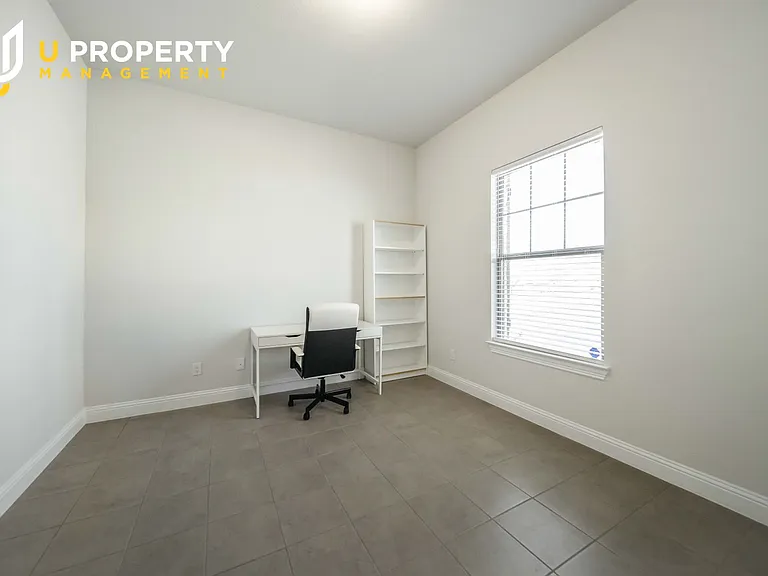 3902 Aventino Ct — Photo 3