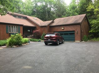 2249 Forest Dr W, Pocono Lake, PA