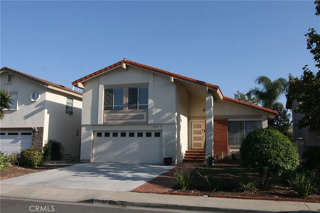 4 bed, 2.5 bath, 1897 sqft, $4,500 — Photo 1
