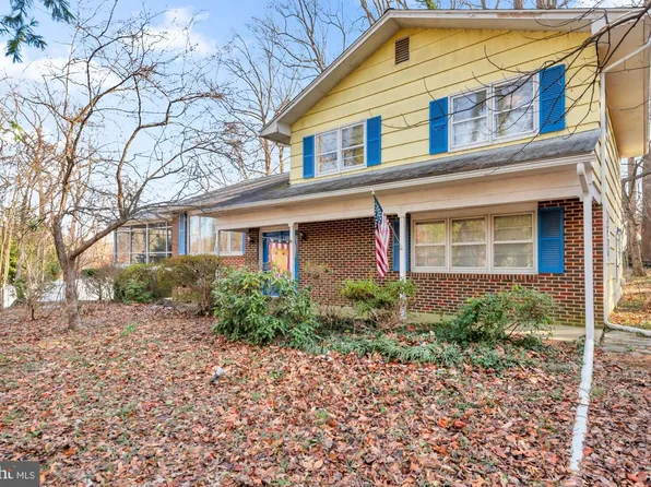 25 Pocono Dr, Arnold, MD 21012