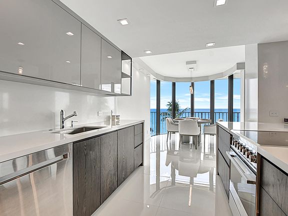 3rd image of 2917 S Ocean Boulevard S #403