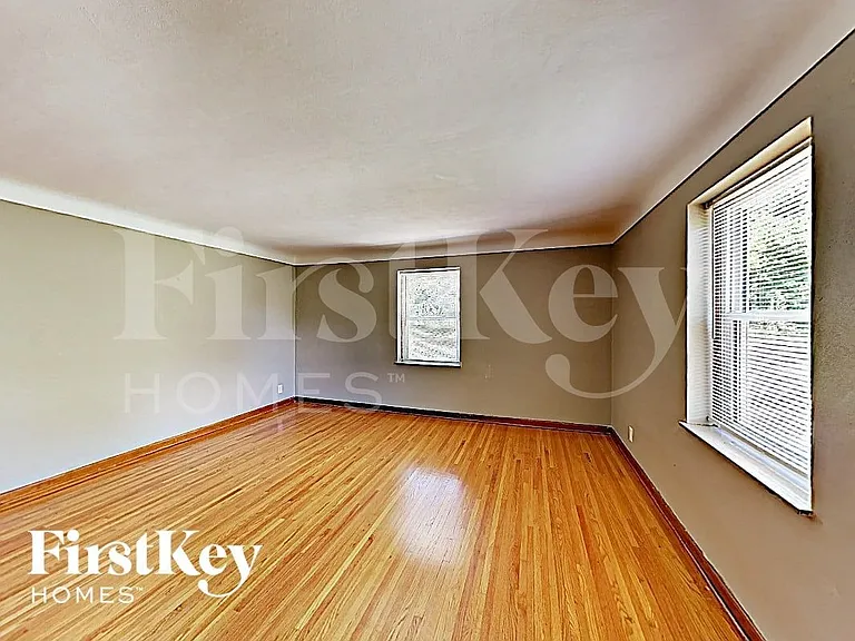 11251 Old Halls Ferry Rd — Photo 3