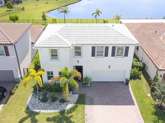 3rd image of 8418 NW Greenbank Circle