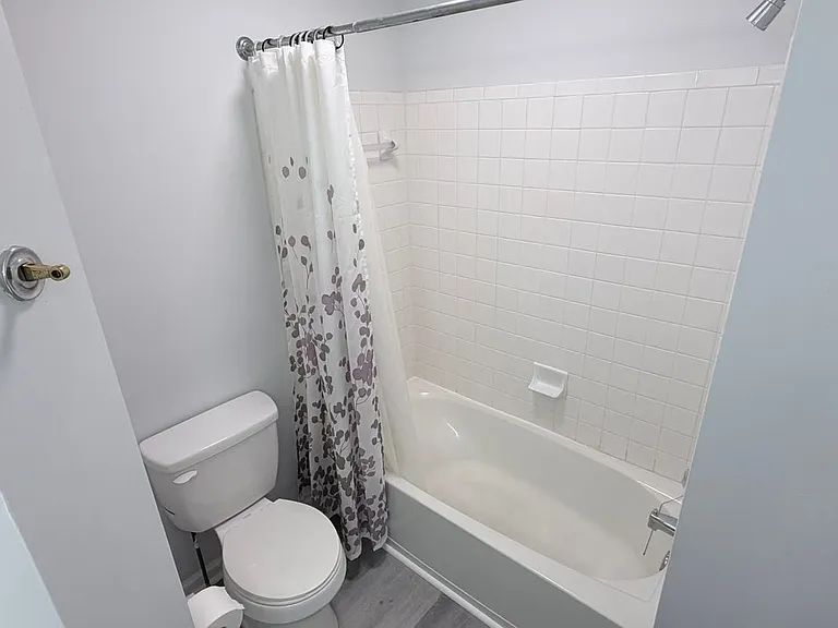 68 Alexis Dr — Photo 4