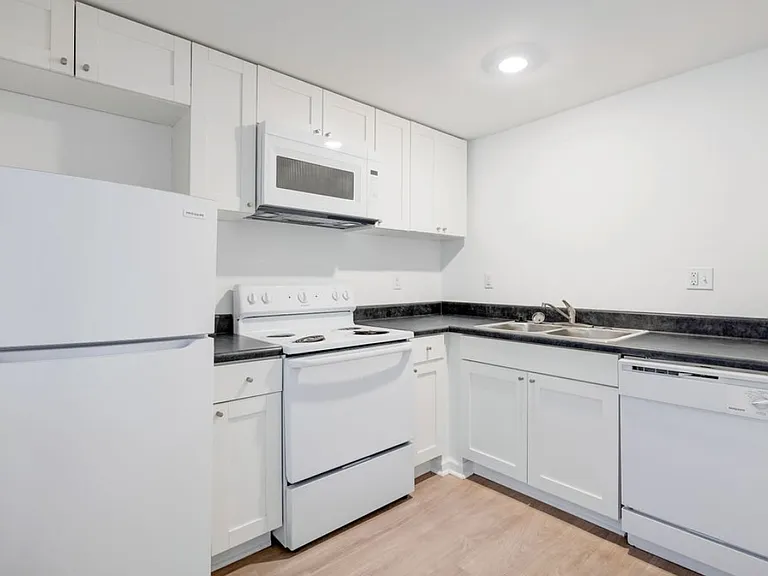 2038 Southern Ave #2 — Photo 3