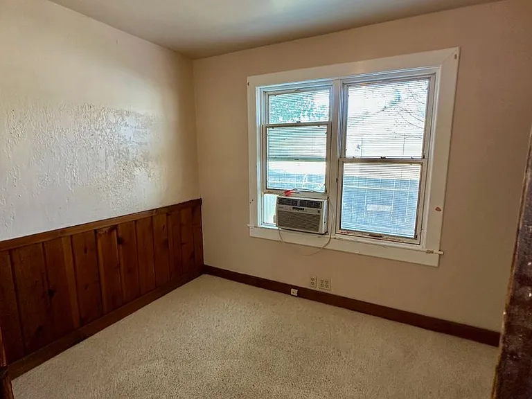 203 S Murdock Ave — Photo 11