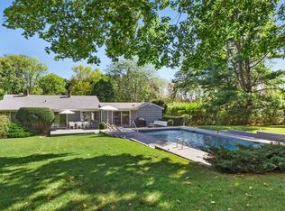 289 Tuckahoe Rd, Southampton, NY 11968