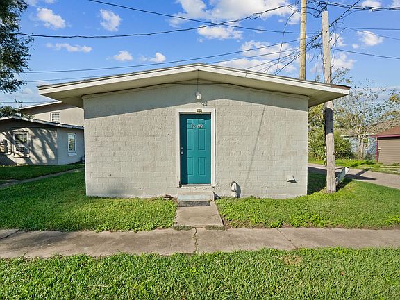 4th image of 806 3rd Ave N APT 12 1/2
