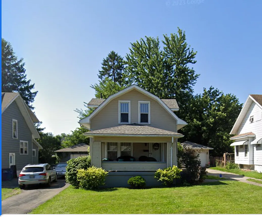 50 Redwood Ave photo 1