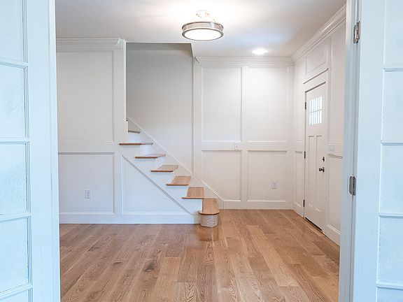 3rd image of 7570 Nandina Dr