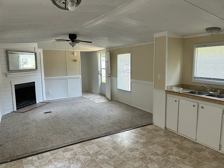 753 James St #31 — Photo 3