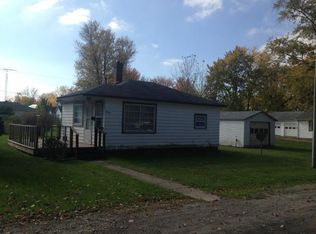 809 Cedar St, Marshall, IL 62441