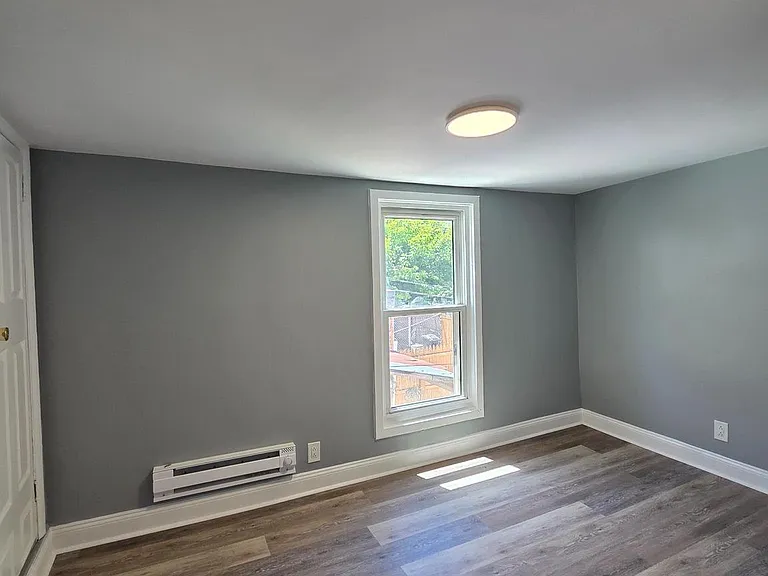 614 S 10th St — Photo 5