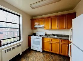 111 Montross Ave, Rutherford, NJ