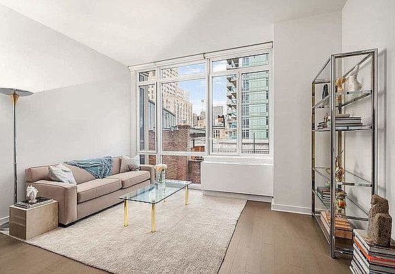 5th image of 309 5th Ave APT 28C