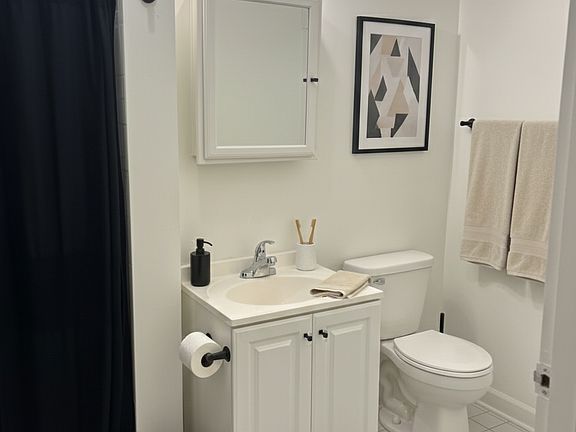 5th image of 344 E 61st St APT 3
