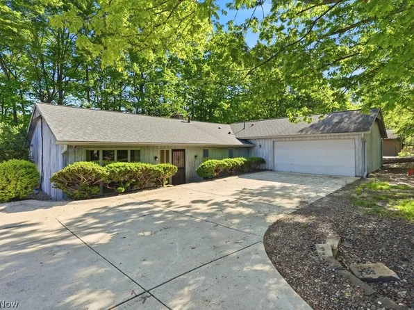 17482 Falling Water Rd, Strongsville, OH 44136