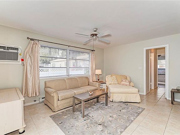 5th image of 307 Pinewood Ave