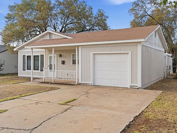 3rd image of 2605 39th St