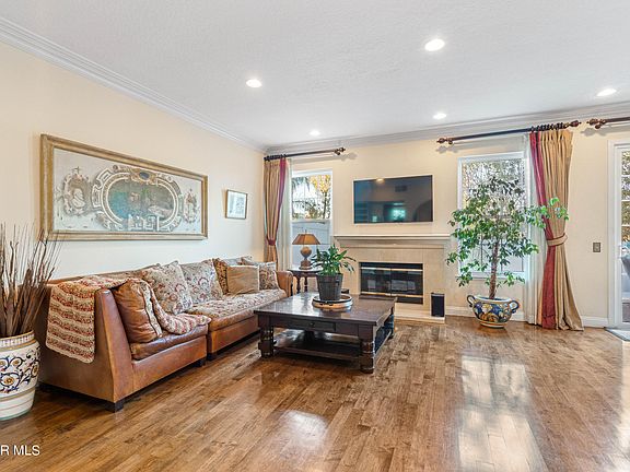 4th image of 30977 Lexington Way