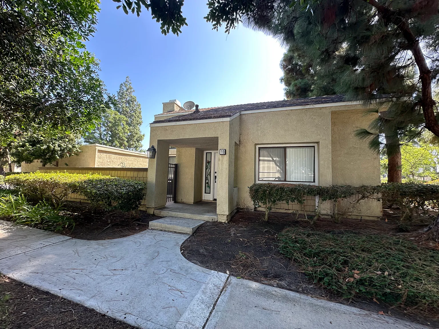 2 bed, 1300 sqft, $3,850 — Photo 1