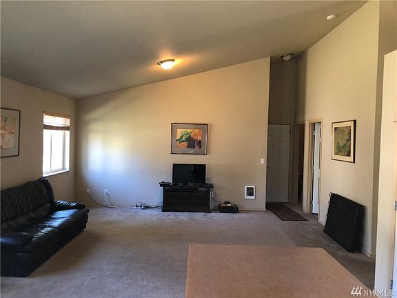 4th image of 20822 93rd St E