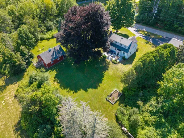 10 Old Amesbury Road, Kensington, NH 03833
