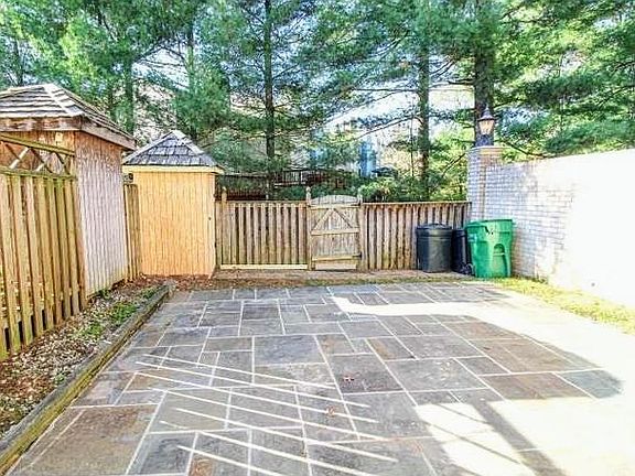 5th image of 14 Landsend Dr