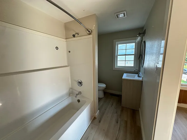 1060 Stringtown Rd #D — Photo 3