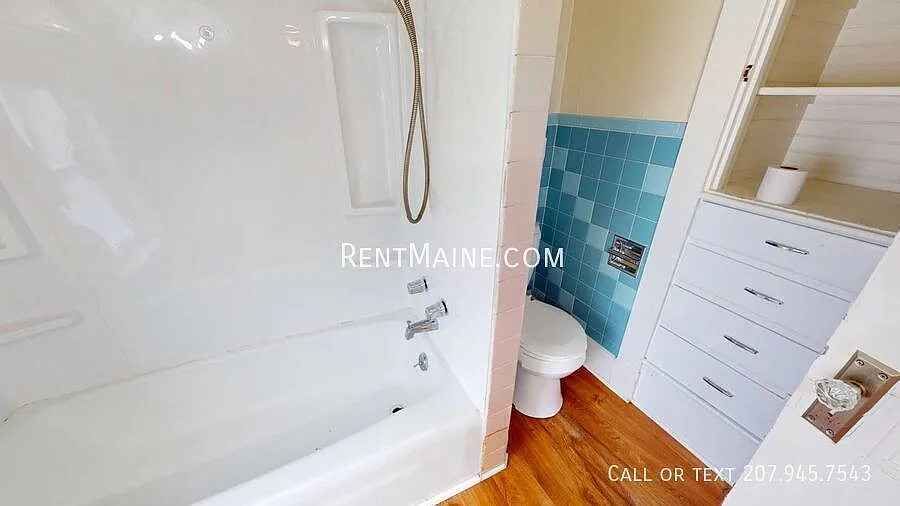 7 bed, 2636 sqft, $2,500 — Photo 2