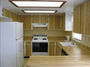 9807 N Connechusett Rd, Tampa, FL 33617