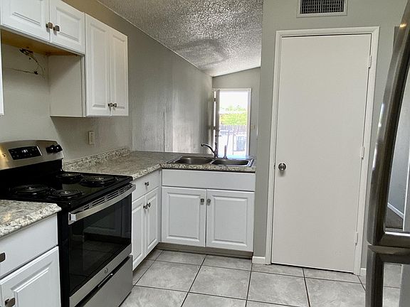 2nd image of 417 E Thoroughbred St #1