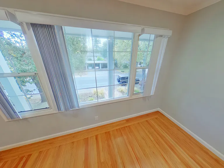 368 Waverley St #4 — Photo 4