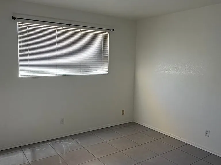 1101 Cholla Cir — Photo 13
